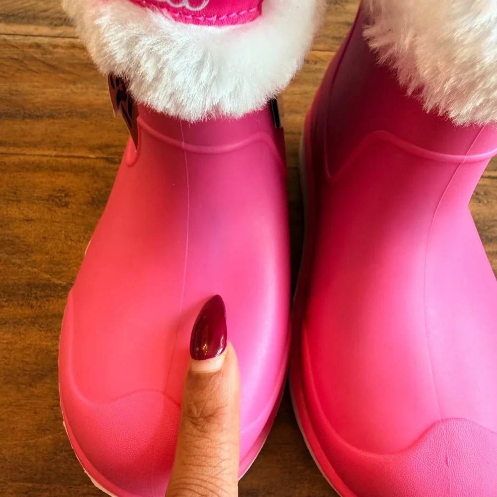 Stride Rite 360 Kids Pink Rubber Rain Boots 8M Fur Trim Waterproof Small Flaw